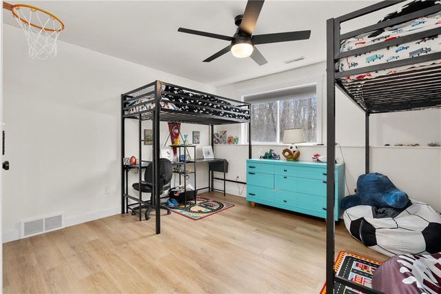 129 Grey Friar Lane, Eau Claire, WI 54701