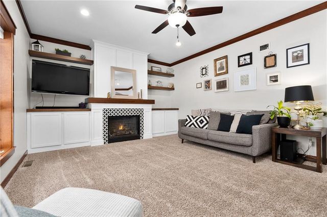 129 Grey Friar Lane, Eau Claire, WI 54701