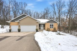129 Grey Friar Lane, Eau Claire, WI 54701