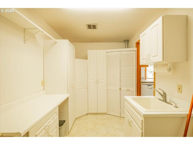 2105 Nw 29TH St, Corvallis, OR 97330