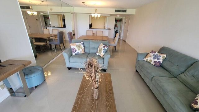 2000 Presidential Way 203, West Palm Beach, FL 33401