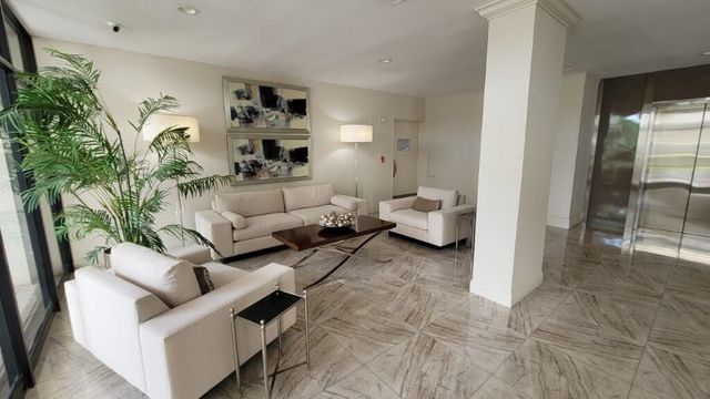 2000 Presidential Way 203, West Palm Beach, FL 33401