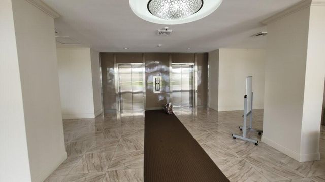 2000 Presidential Way 203, West Palm Beach, FL 33401