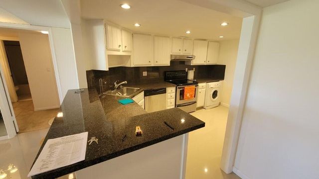 2000 Presidential Way 203, West Palm Beach, FL 33401