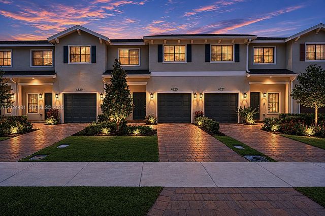 4825 Dillion Street, Lake Worth, FL 33463