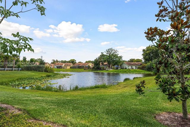 4825 Dillion Street, Lake Worth, FL 33463