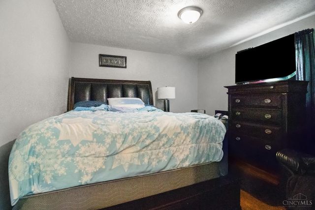 2425 St Albans Avenue, Golf Manor, OH 45237