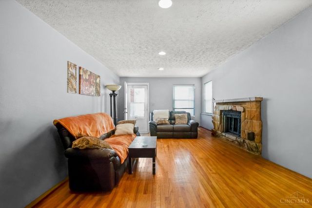 2425 St Albans Avenue, Golf Manor, OH 45237