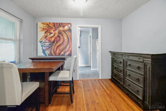 2425 St Albans Avenue, Golf Manor, OH 45237
