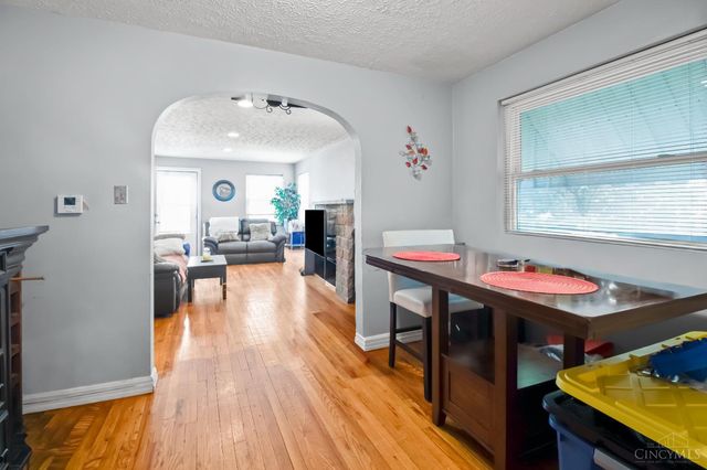 2425 St Albans Avenue, Golf Manor, OH 45237
