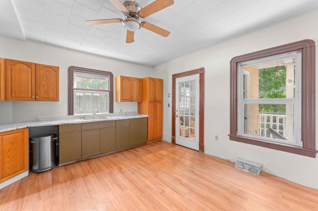 3 Huntington Pl, Brockton, MA 02301