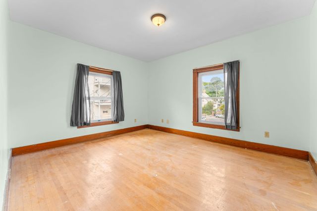 3 Huntington Pl, Brockton, MA 02301
