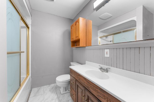 3 Huntington Pl, Brockton, MA 02301