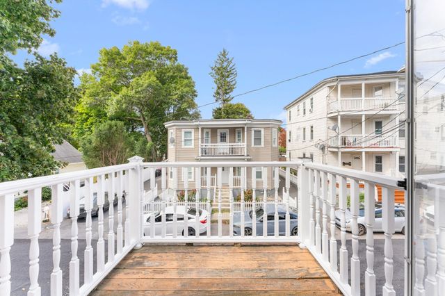 3 Huntington Pl, Brockton, MA 02301