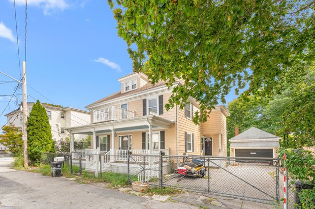 3 Huntington Pl, Brockton, MA 02301