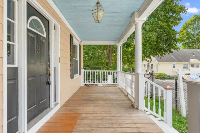 3 Huntington Pl, Brockton, MA 02301
