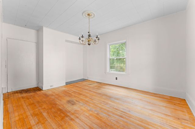 3 Huntington Pl, Brockton, MA 02301