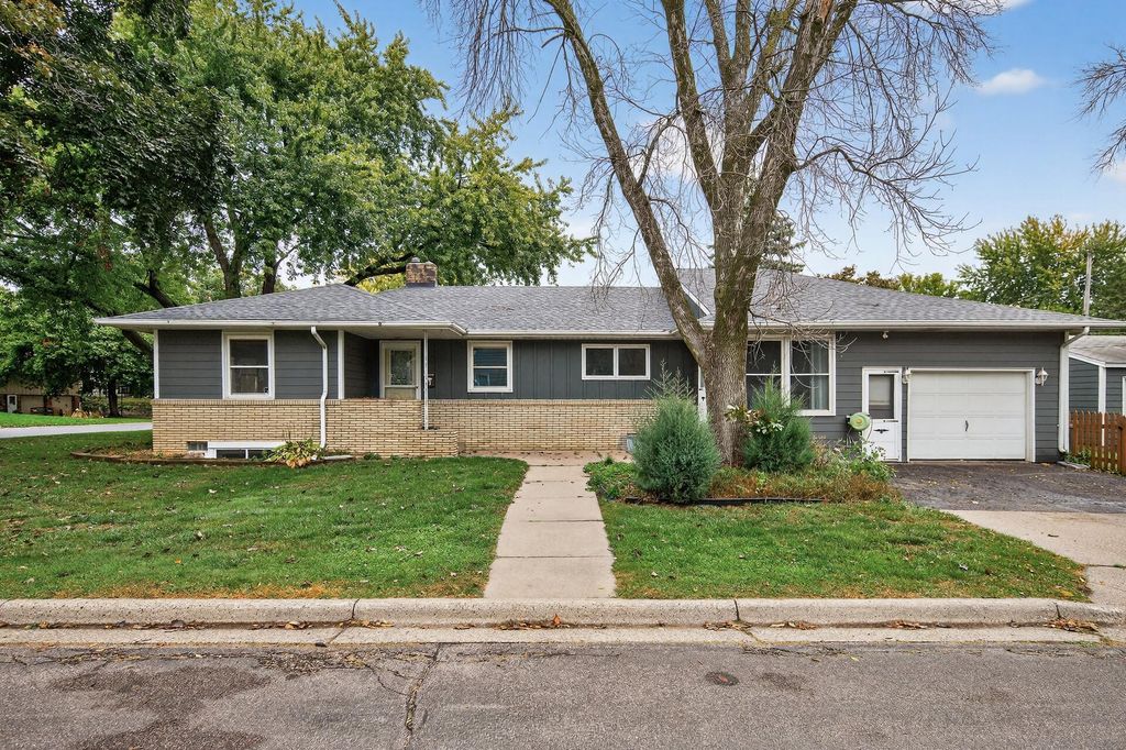 1172 Ottawa Avenue, West Saint Paul, MN 55118