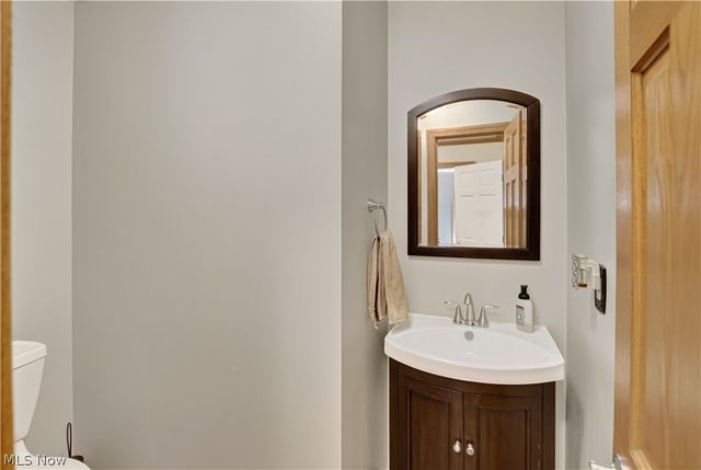 12145 Reserve Lane, Chesterland, OH 44026