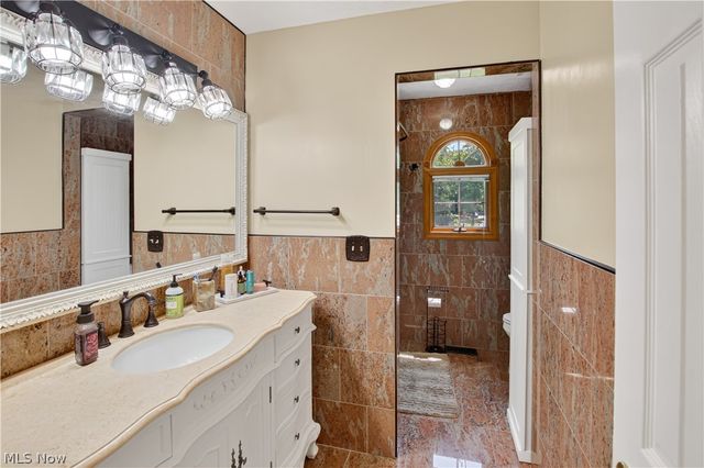 12145 Reserve Lane, Chesterland, OH 44026