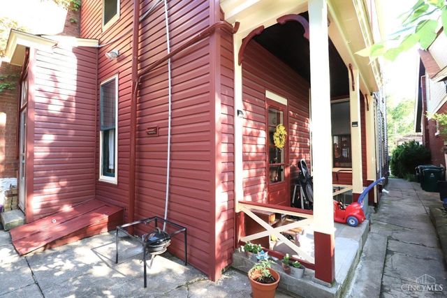 2462 Fairview Avenue, Cincinnati, OH 45219