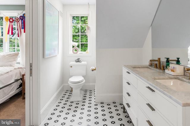 419 DUTTON MILL RD, Malvern, PA 19355