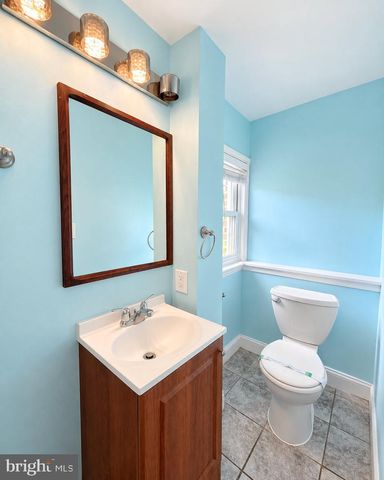 1837 N HARTFORD ST, Arlington, VA 22201
