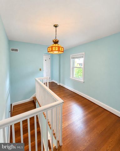1837 N HARTFORD ST, Arlington, VA 22201