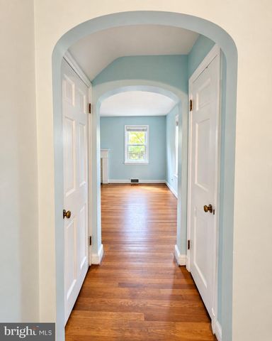 1837 N HARTFORD ST, Arlington, VA 22201