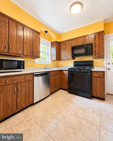 1837 N HARTFORD ST, Arlington, VA 22201