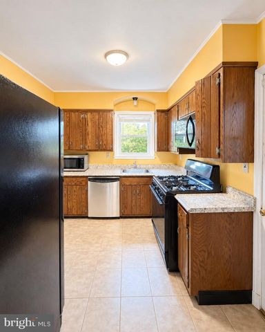 1837 N HARTFORD ST, Arlington, VA 22201