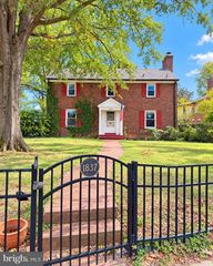 1837 N HARTFORD ST, Arlington, VA 22201