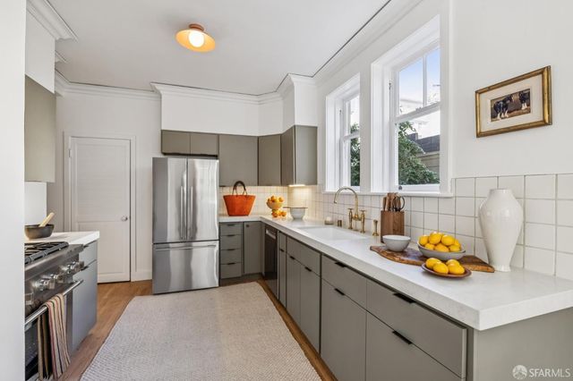 1999 Broadway Street 32, San Francisco, CA 94109