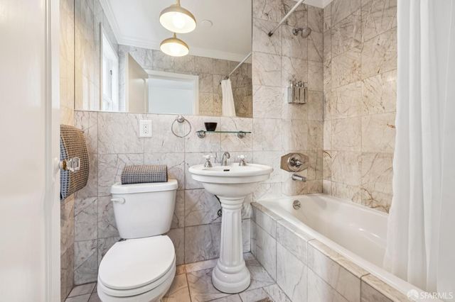 1999 Broadway Street 32, San Francisco, CA 94109