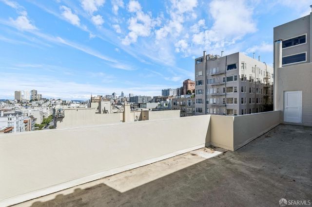1999 Broadway Street 32, San Francisco, CA 94109