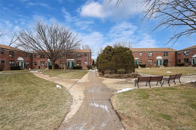 196-23 73rd Ave 2, Fresh Meadows, NY 11365