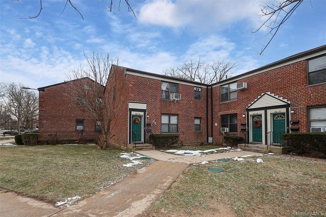 196-23 73rd Ave 2, Fresh Meadows, NY 11365