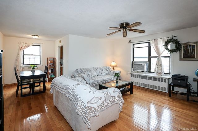 196-23 73rd Ave 2, Fresh Meadows, NY 11365