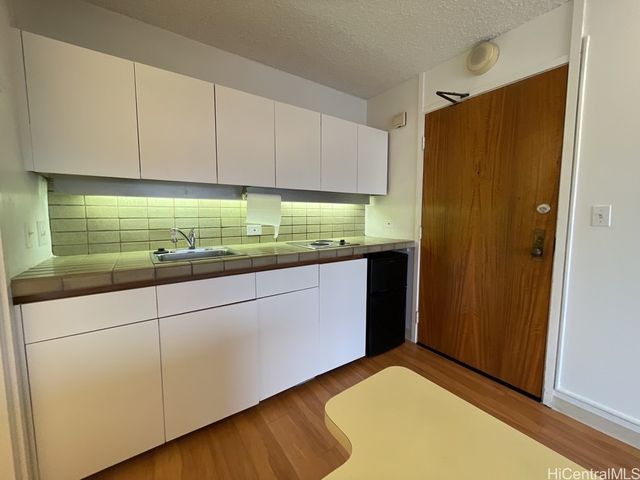 1750 Kalakaua Avenue 1901, Honolulu, HI 96826