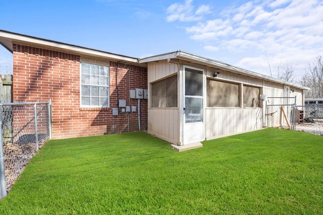 5908 Sara Street, Johnson, AR 72704
