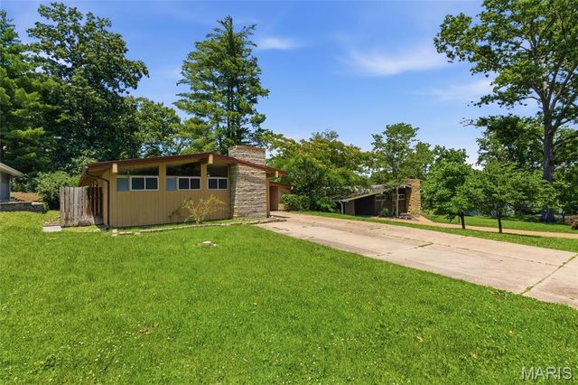 1029 Coffey Court, St Louis, MO 63126