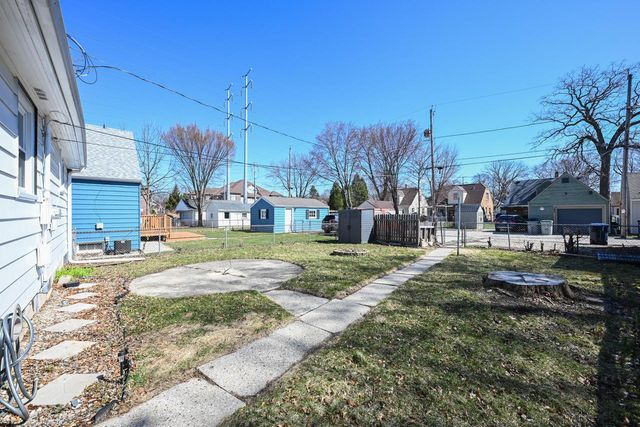 130 S 74th STREET, Milwaukee, WI 53214