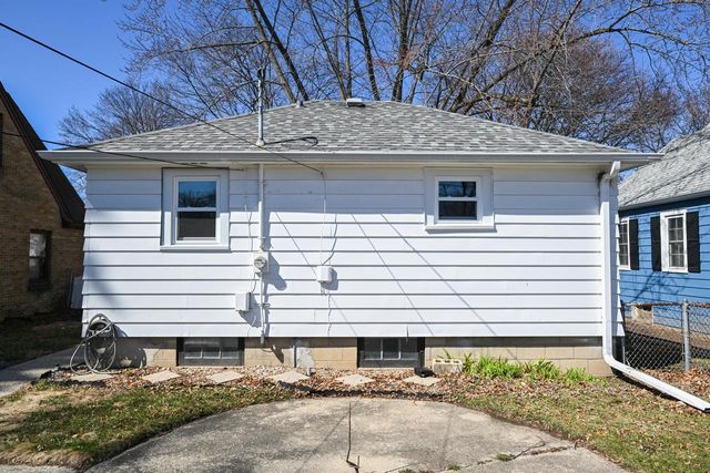 130 S 74th STREET, Milwaukee, WI 53214