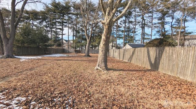 71 Shawmont Lane, Willingboro, NJ 08046