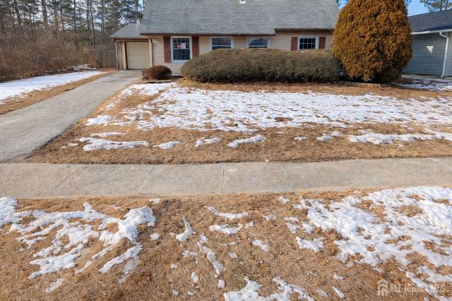 71 Shawmont Lane, Willingboro, NJ 08046