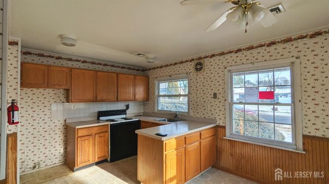 71 Shawmont Lane, Willingboro, NJ 08046