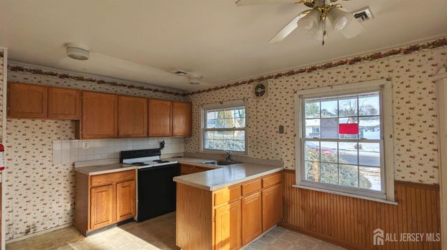 71 Shawmont Lane, Willingboro, NJ 08046