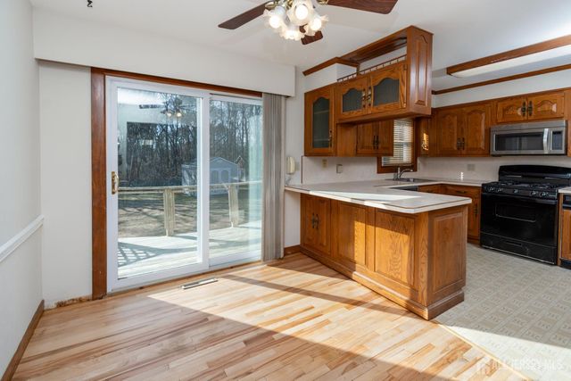 18 Andover Road, Old Bridge, NJ 08857