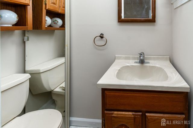 18 Andover Road, Old Bridge, NJ 08857