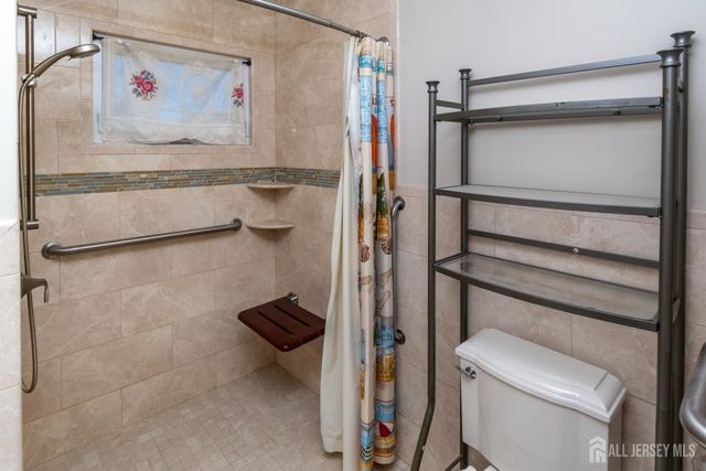 18 Andover Road, Old Bridge, NJ 08857